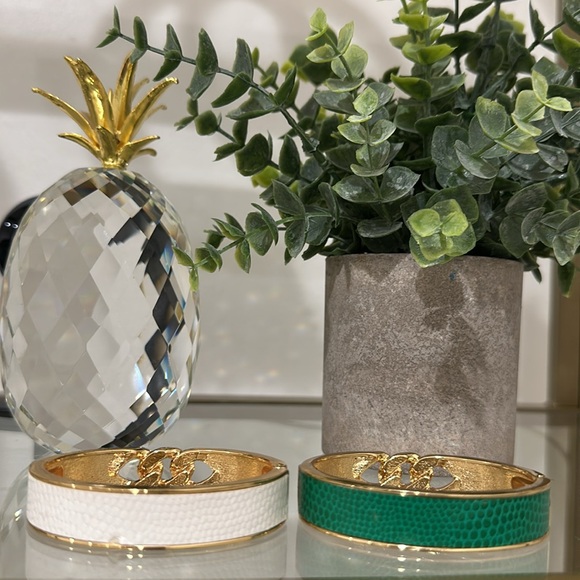 Cache Gold bangles - Picture 7 of 9